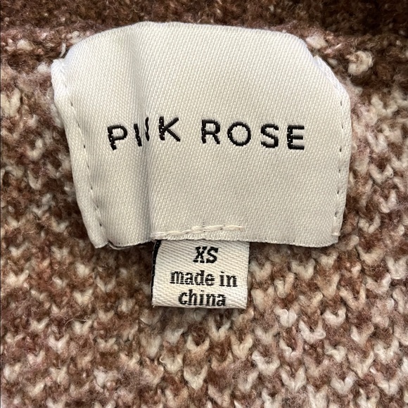 Pink Rose Chunky‎ Knit Cropped Brown and White Checkered Sweater - Picture 6 of 7